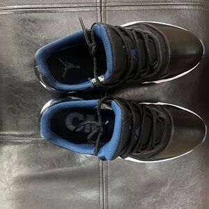 Jordan 11 low cmft french blue